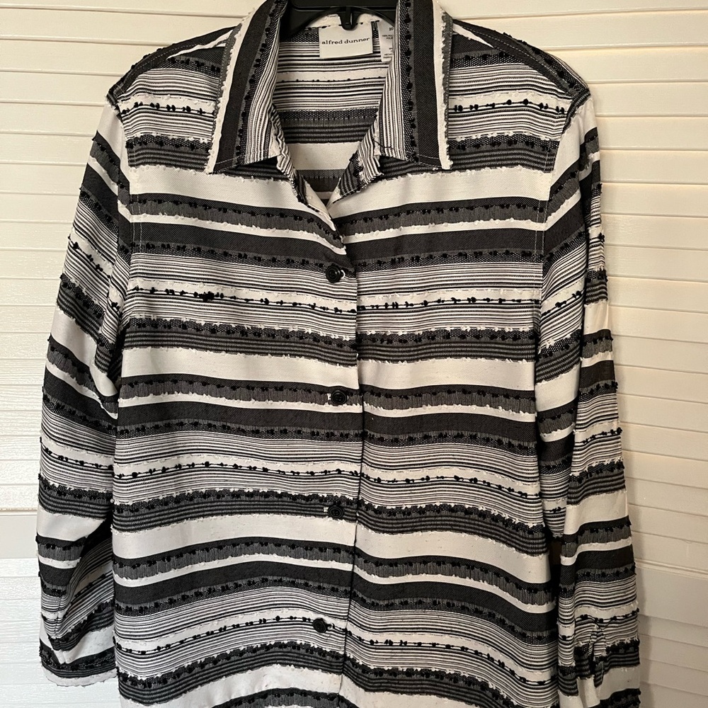 Black and white shirt /jacket
